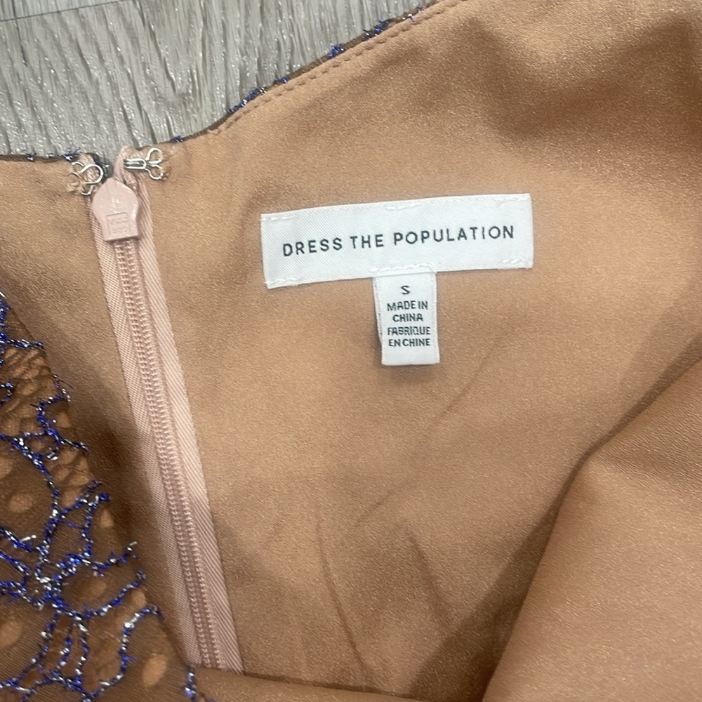 Dress the population dress - Picture 4 of 6